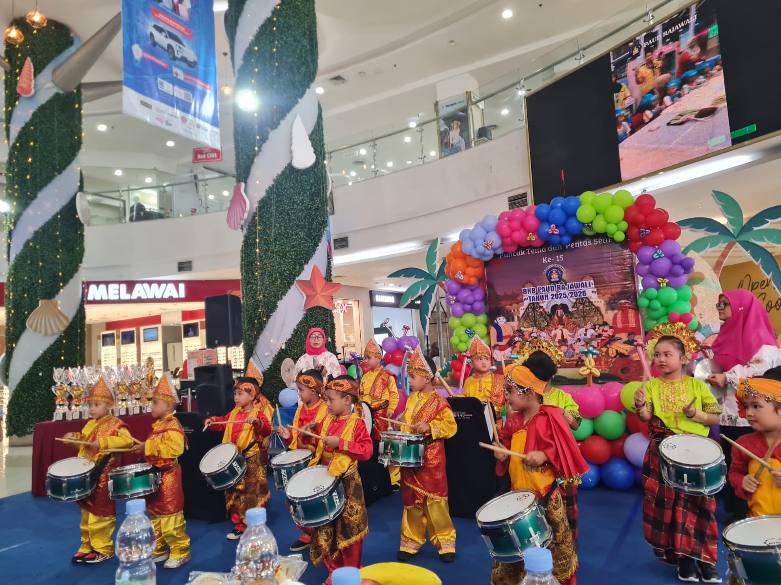 BKB PAUD Rajawali RW 008 Gelar Pentas Seni dan Perpisahan Meriah di Mall Bassura, Raih Apresiasi Tokoh Pendidikan