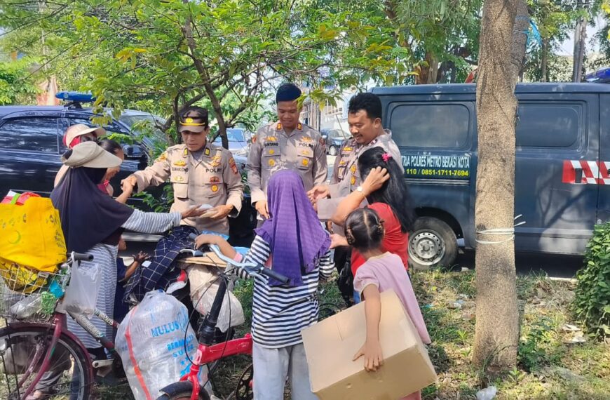 Bangun Kepedulian Sosial, Polsek Medansatria Gelar Aksi Berbagi…