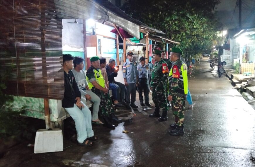 Menyusuri Sudut Wilayah, Babinsa Koramil 04/Jati Asih…