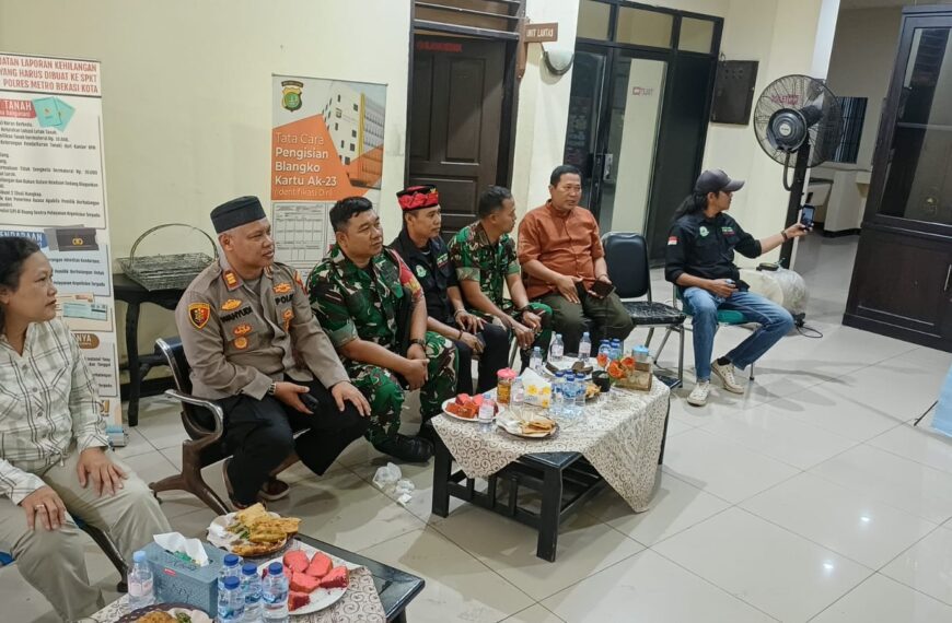 Polsek Bekasi Barat Gelar Nobar Piala Dunia, Pererat Sinergi Bersama&hellip;