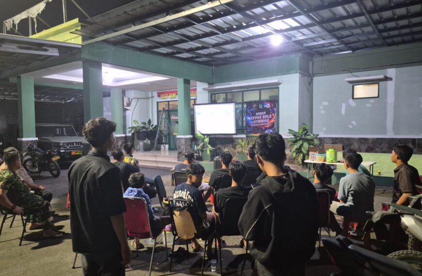 Pecah dalam Canda dan Sorak, Nobar Gembira Koramil&hellip;