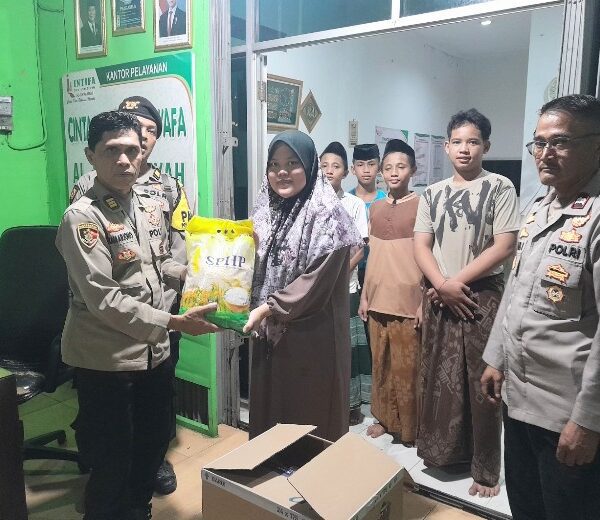 Santunan Anak Yatim “Jumat Berkah” Polsek Medansatria di&hellip;
