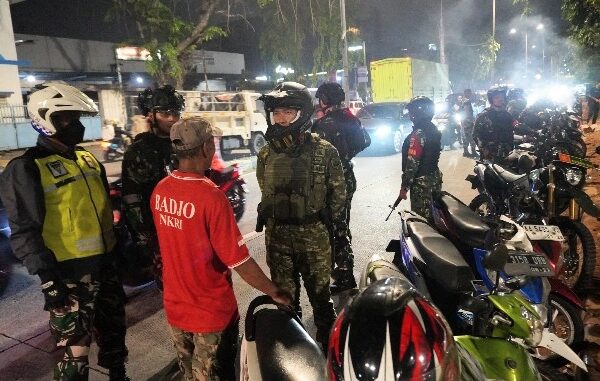 Tekan Kriminalitas, Dandim 0502/JU Pimpin Patroli Malam di&hellip;