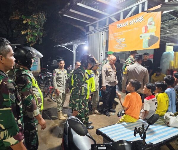 Langkah Pasti Babinsa Koramil 02/Pondok Gede Menjaga Malam…