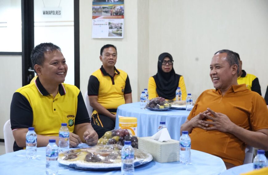 Wali Kota Bekasi bersama Polres Metro Bekasi…