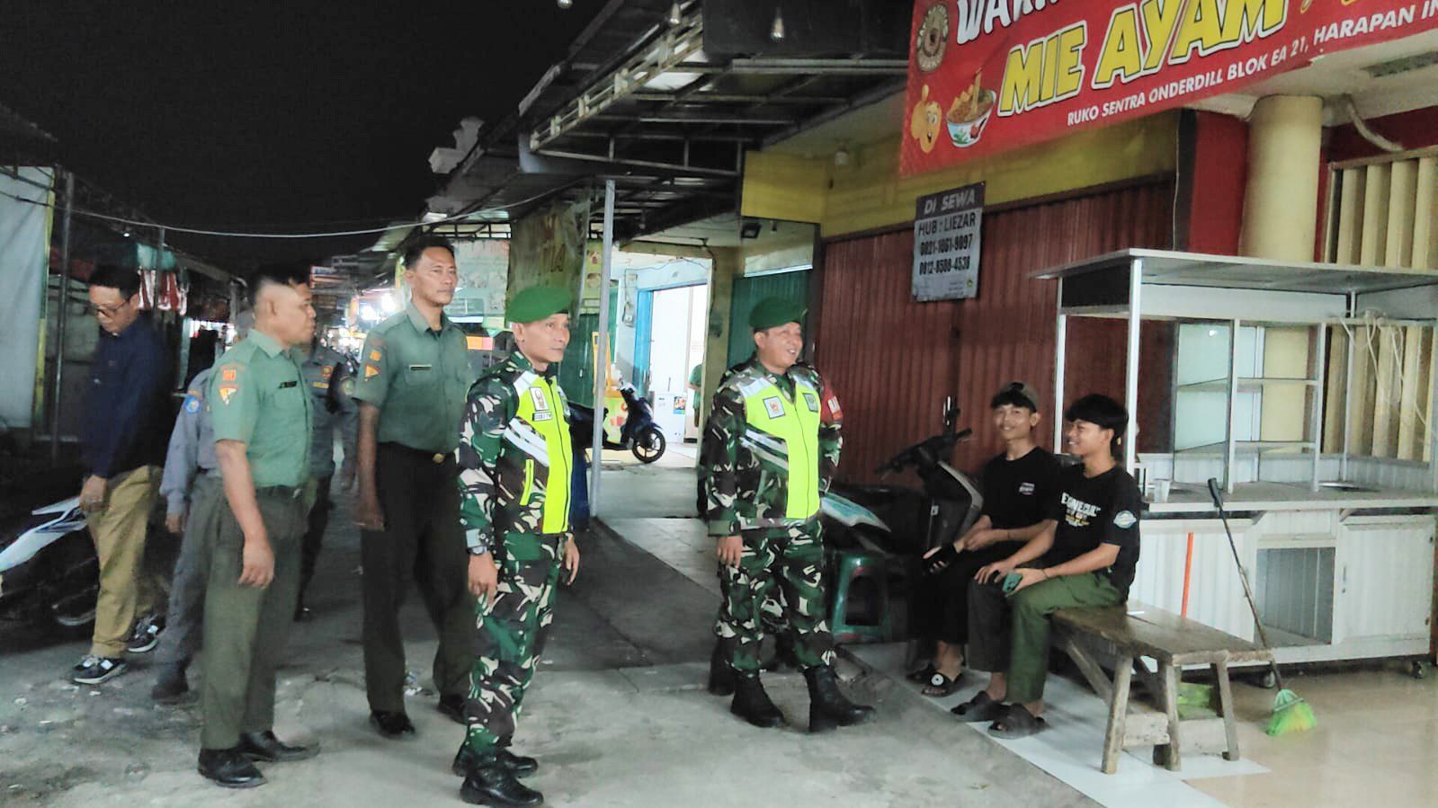 Patroli Malam Sinergitas Tiga Pilar, Koramil 01/Kranji Bersama Aparat Gabungan Jaga Keamanan Wilayah