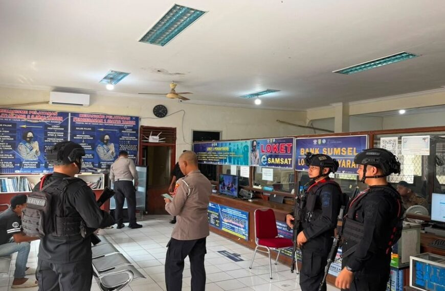 BATALYON B PELOPOR SATBRIMOB POLDA SUMSEL LAKSANAKAN PIKET…