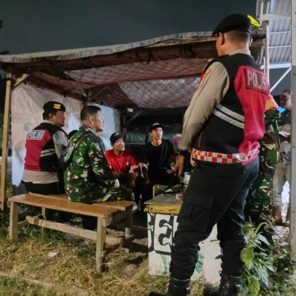 Malam Tetap Aman, Babinsa Koramil 05/Bantar Gebang Aktif…