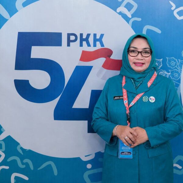 Ketua TP PKK Kota Bekasi Hadiri Puncak Peringatan…