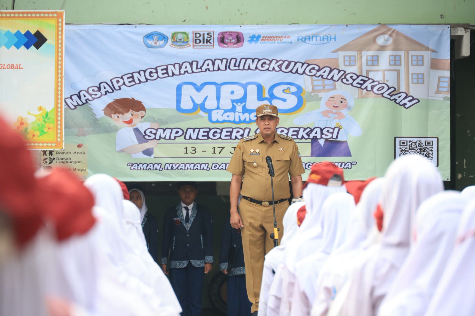 Tri Adhianto Resmi Buka MPLS SMPN 12 Kota Bekasi, Tekankan Sekolah Aman dan Menyenangkan