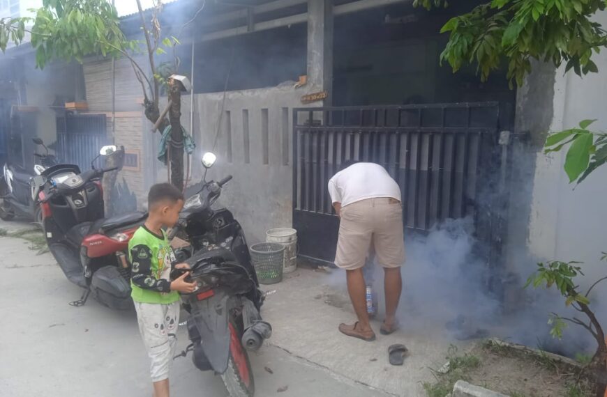Warga Perum Kirana Cibitung Gelar Kerja Bakti dan Foging Antisipasi…