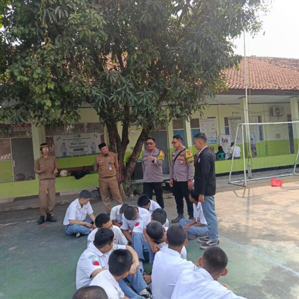 Bhabinkamtibmas Medansatria Binakan Siswa SMK Ekuin Jayakarta Jelang…