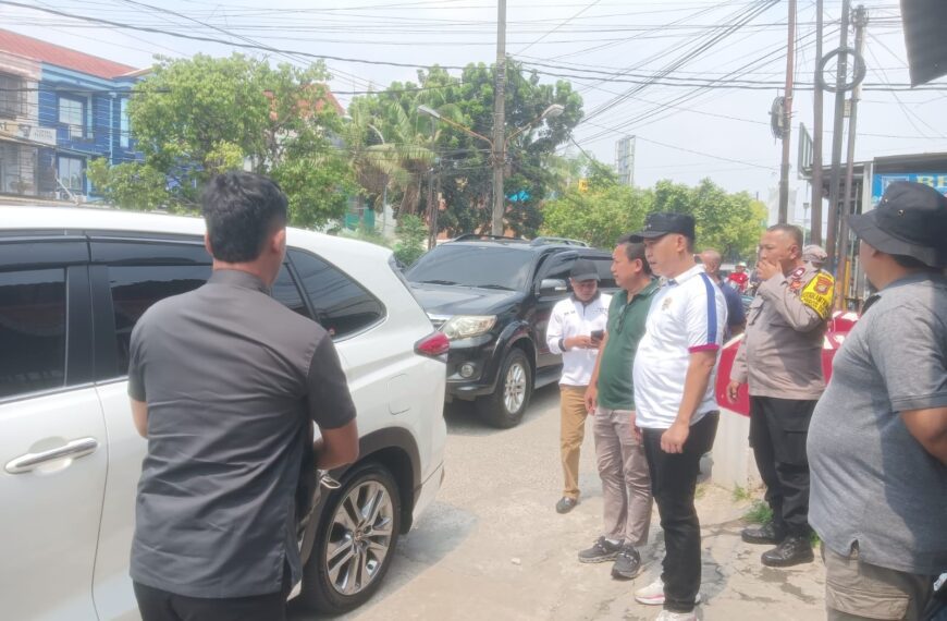 Dampingi Kunjungan Wali Kota Bekasi, Bhabinkamtibmas Kelurahan Medansatria Bahas Penanganan&hellip;