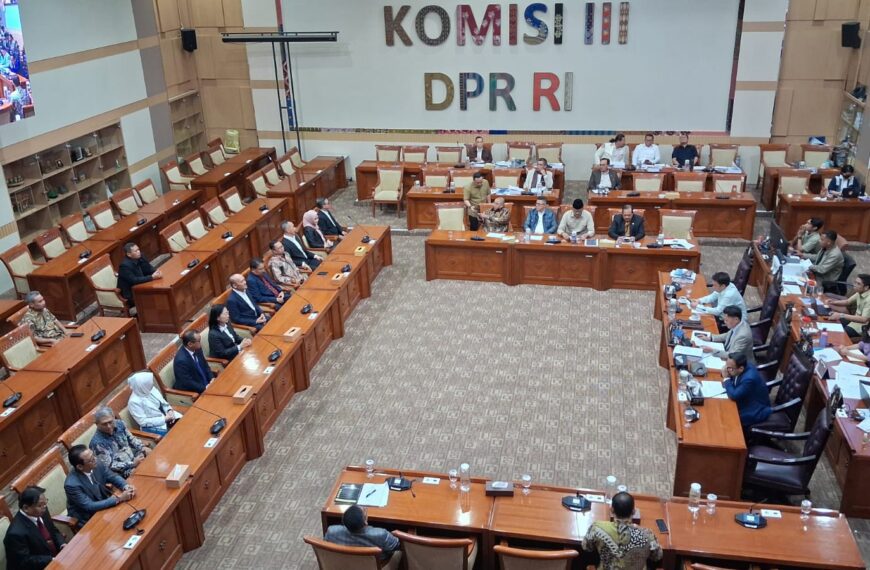 Sah, DPR Tetapkan Hakim Agung dan Hakim Ad Hoc 2026&hellip;