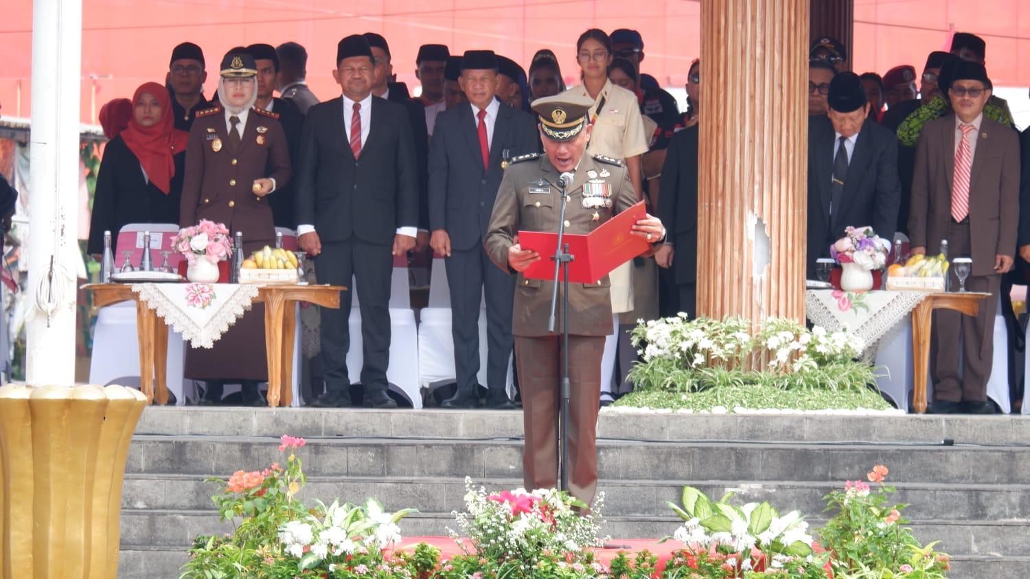Kasdim 0507/Bekasi Bacakan Teks Pembukaan UUD 1945 pada Upacara HUT ke-81 Kemerdekaan RI Tingkat Kota Bekasi