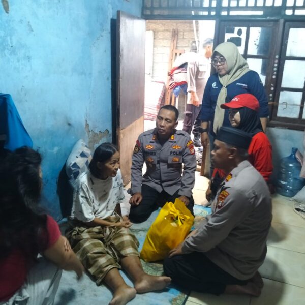 Wujud Peduli dan Empati, Kapolsek Bekasi Barat Kunjungi&hellip;