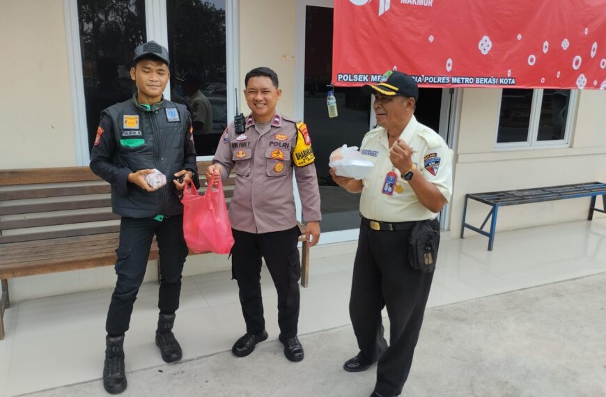 Polisi Baik “Jumat Berkah”, Polsek Medan Satria Berbagi Kebahagiaan untuk&hellip;