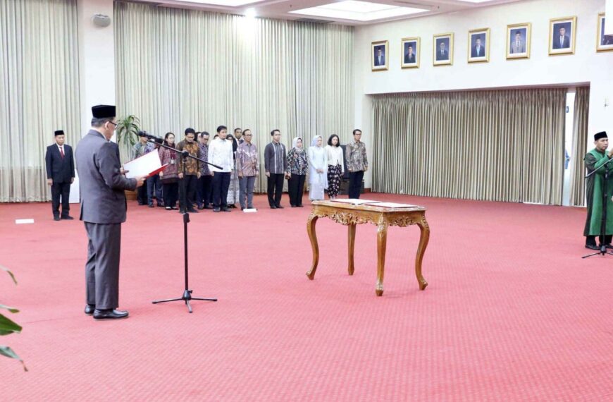 Ketua KY Lantik Mulyadi sebagai Sekjen KY