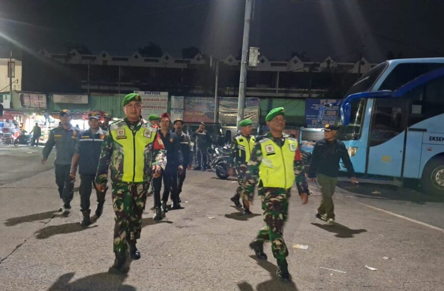 Patroli Humanis Malam Hari, Koramil 03/Teluk Pucung Bersinergi Bersama Polri…