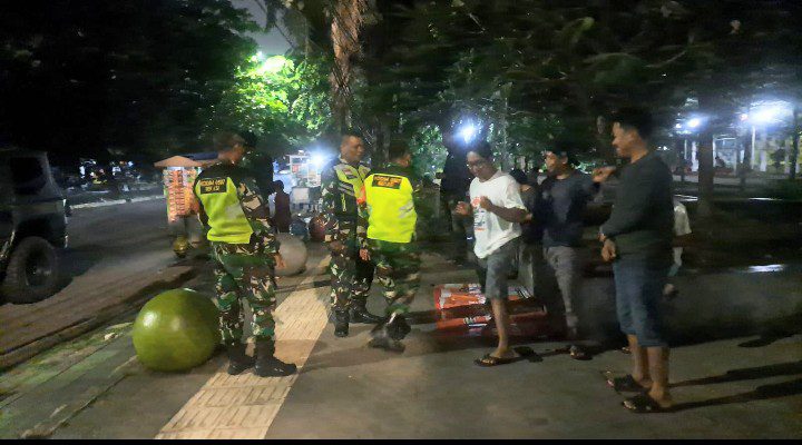 Cegah Gangguan Kamtibmas, Koramil 03/Teluk Pucung Perkuat Patroli Malam di Wilayah Binaan