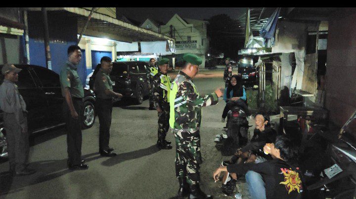 Koramil 01/Kranji Bersama Aparat Keamanan Tingkatkan Patroli Malam Ciptakan Lingkungan Kondusif