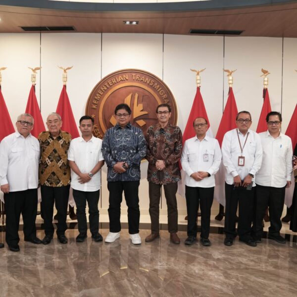 Terima Pengusaha dan Petani Karet, Wamen Viva Yoga…