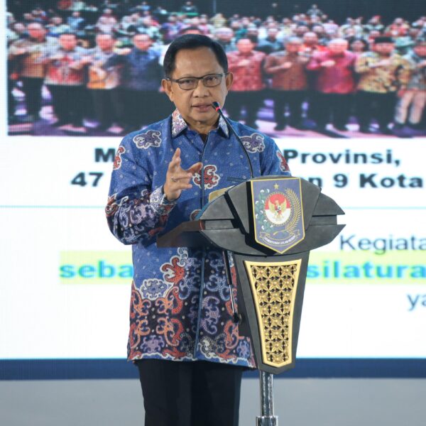 Mendagri Tito Ajak Pemda dan Forkopimda Galakkan Gerakan…