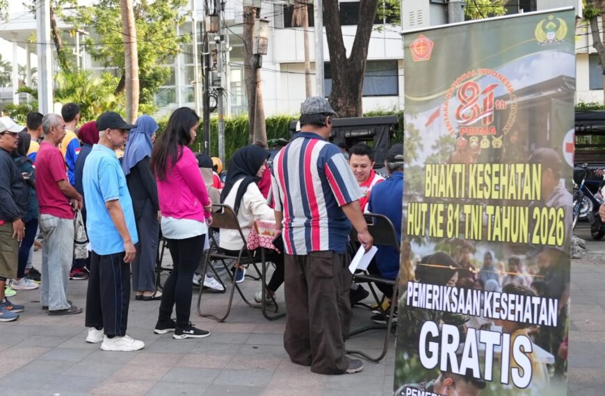 Sambut HUT ke-81 TNI, Bhakti Kesehatan TNI Layani Masyarakat di…