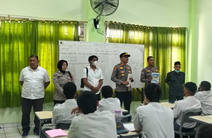 Secara Serentak Kapolsek Bekasi Barat Pimpin Sosialisasi Maklumat Kapolres, Jaga…