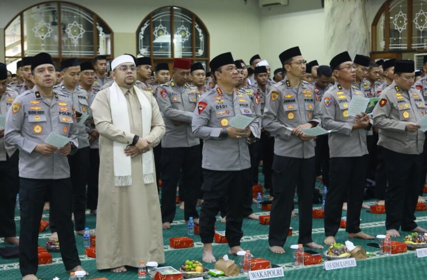 Maulid Nabi di Masjid Al-Ikhlas, Wakapolri Ajak Doa&hellip;