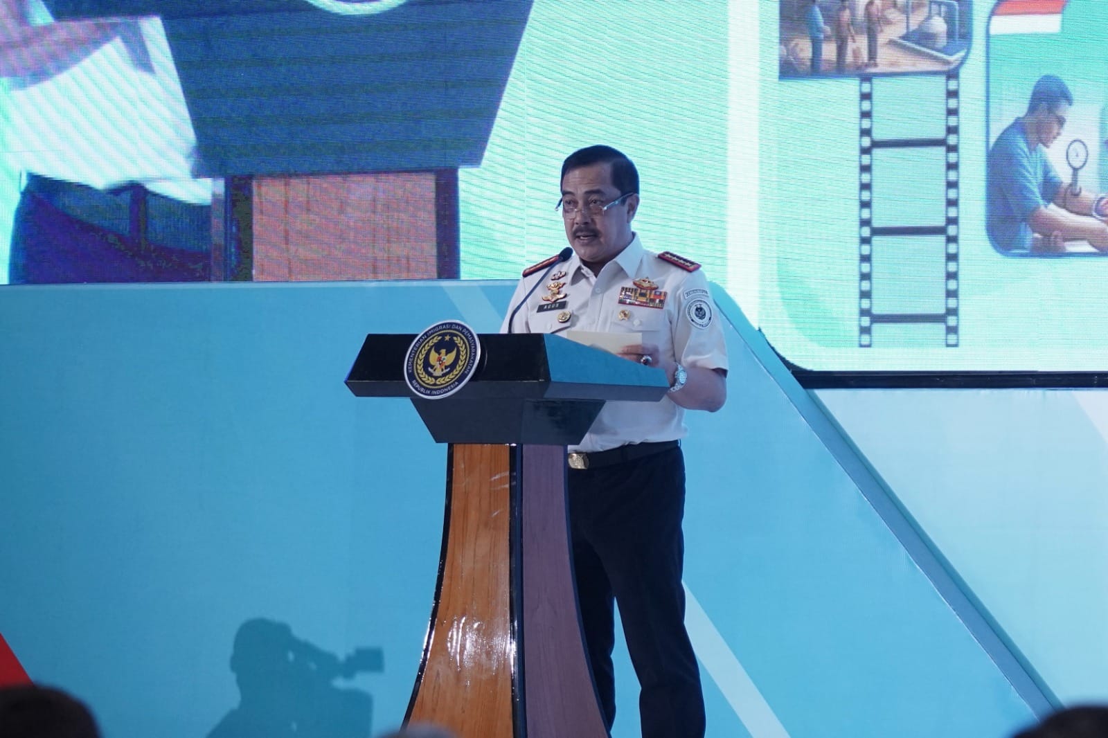 Menteri Imipas Sahkan Regulasi Tata Kelola Pelayanan Publik dan Komitmen Rencana Tindak Lanjut
