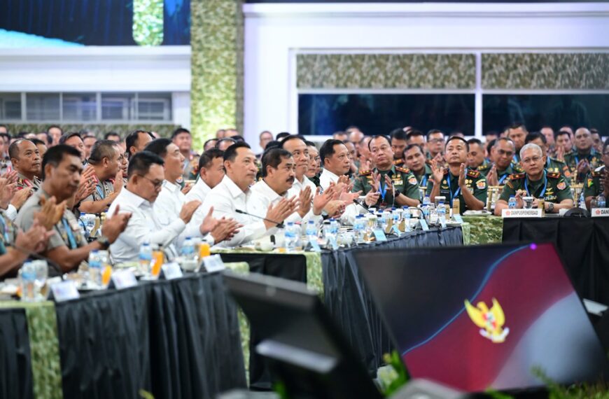 Mendagri Tito Hadiri Penyampaian Taklimat Presiden kepada 800 Perwira Tinggi…