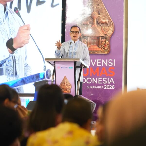 Jembatani Kebijakan Pemerintah dengan Masyarakat, Wamendagri Bima Dorong…