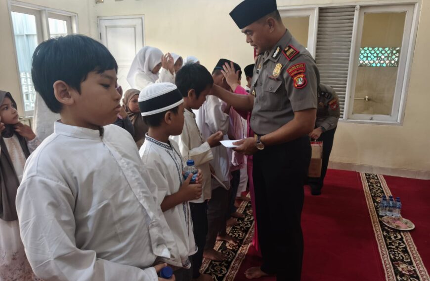 Polisi Bersama Masyarakat, Kapolsek Bekasi Barat Gelar&hellip;