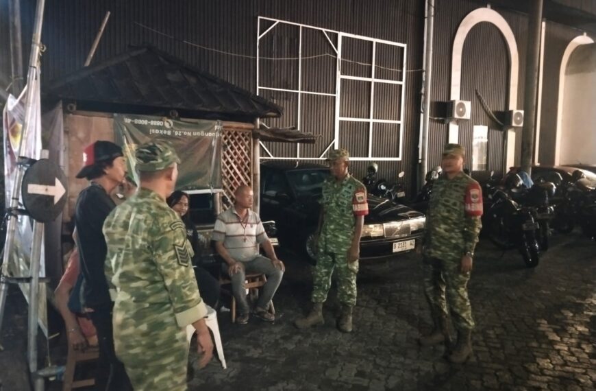 Koramil 03/Teluk Pucung Perkuat Keamanan Lingkungan Melalui Patroli Malam Rutin