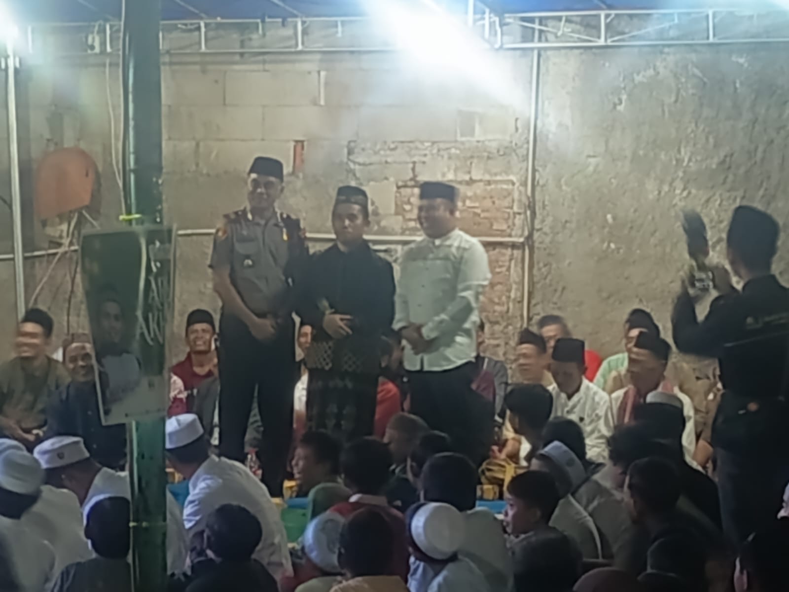 Polisi Bersama Masyarakat, Polsek Bekasi Barat Berikan Pelayanan Pengamanan Tabligh Akbar Maulid Nabi Muhammad SAW di Jakasampurna