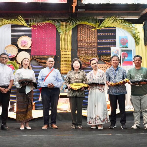 Camino de Flores Etape Tengah Hari Kedua, Perkuat…