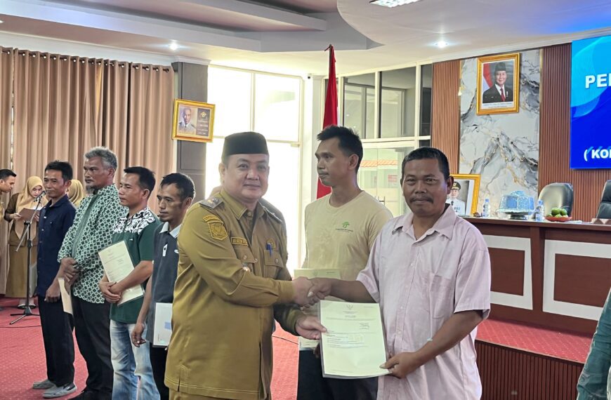 Sinergi Kementrans dan DPR RI Wujudkan Kesejahteraan di Kolaka: Serahkan&hellip;