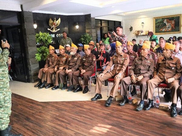 Sambut HUT TNI ke-81, Kodim 0502/Jakarta Utara Bagikan…