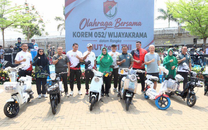 Sambut HUT TNI ke-81, Korem 052/Wijayakrama Gelar Olahraga Bersama dan Fun Walk 5 KM di PIK 2
