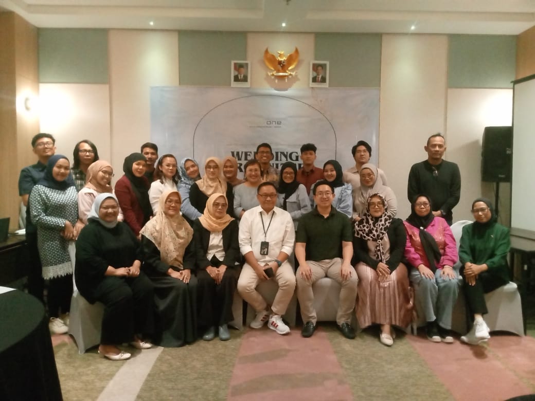 foto-bersama-hotel-maxone
