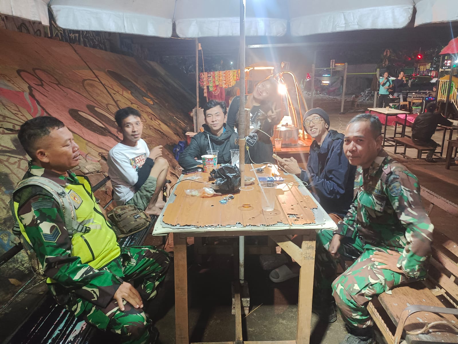 Sinergi Tiga Pilar, Koramil 04/Jati Asih Bersama Satpol PP dan Linmas Perkuat Keamanan Wilayah di Bulan Ramadhan