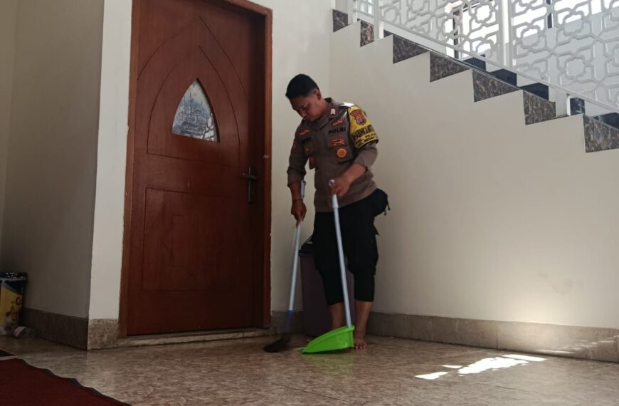 Jaga Kesucian Masjid, Polsek Medan Satria Gelar Aksi&hellip;