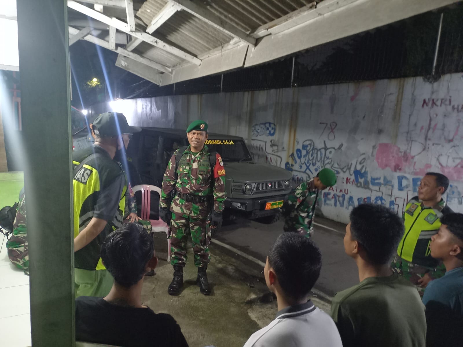 Patroli Malam, Koramil 04/Jati Asih Intensifkan Pemantauan Pemukiman Ditinggal Mudik