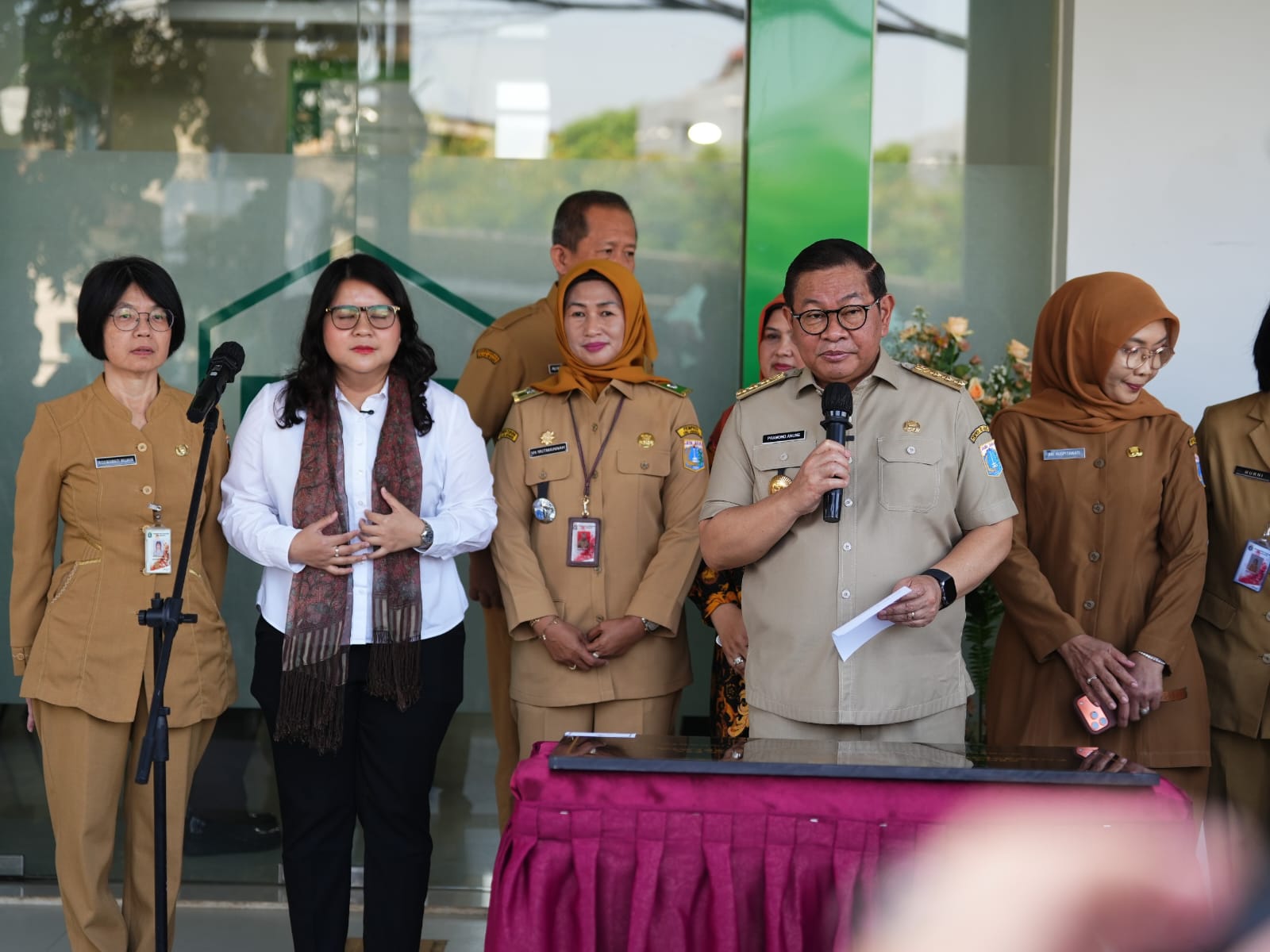 Gubernur DKI Jakarta Resmikan Puskesmas Pembantu Meruya Selatan Kec. Kembangan.