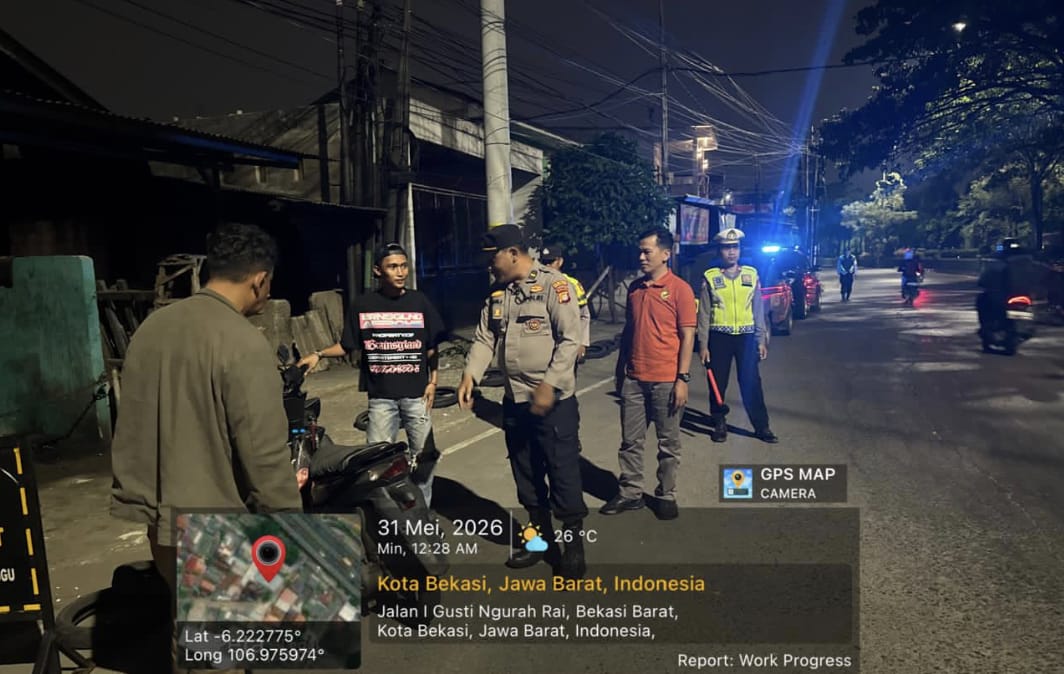 Pastikan Wilayah Aman, Kapolsek Polsek Bekasi Barat Pimpin Razia Stasioner dan Patroli Skala Sedang