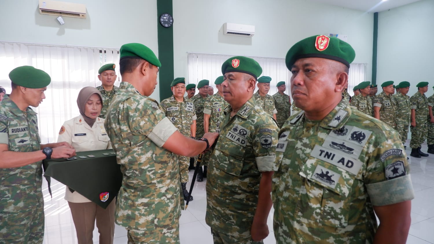 Pimpin Sertijab Danramil 04/Jati Asih, Dandim 0507/Bekasi Tekankan Profesionalisme dan Dedikasi Pengabdian