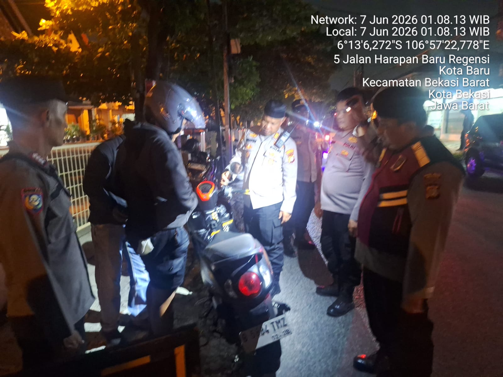 Kapolsek Bekasi Barat Pimpin Patroli KRYD dan Razia Stasioner Cegah Tawuran