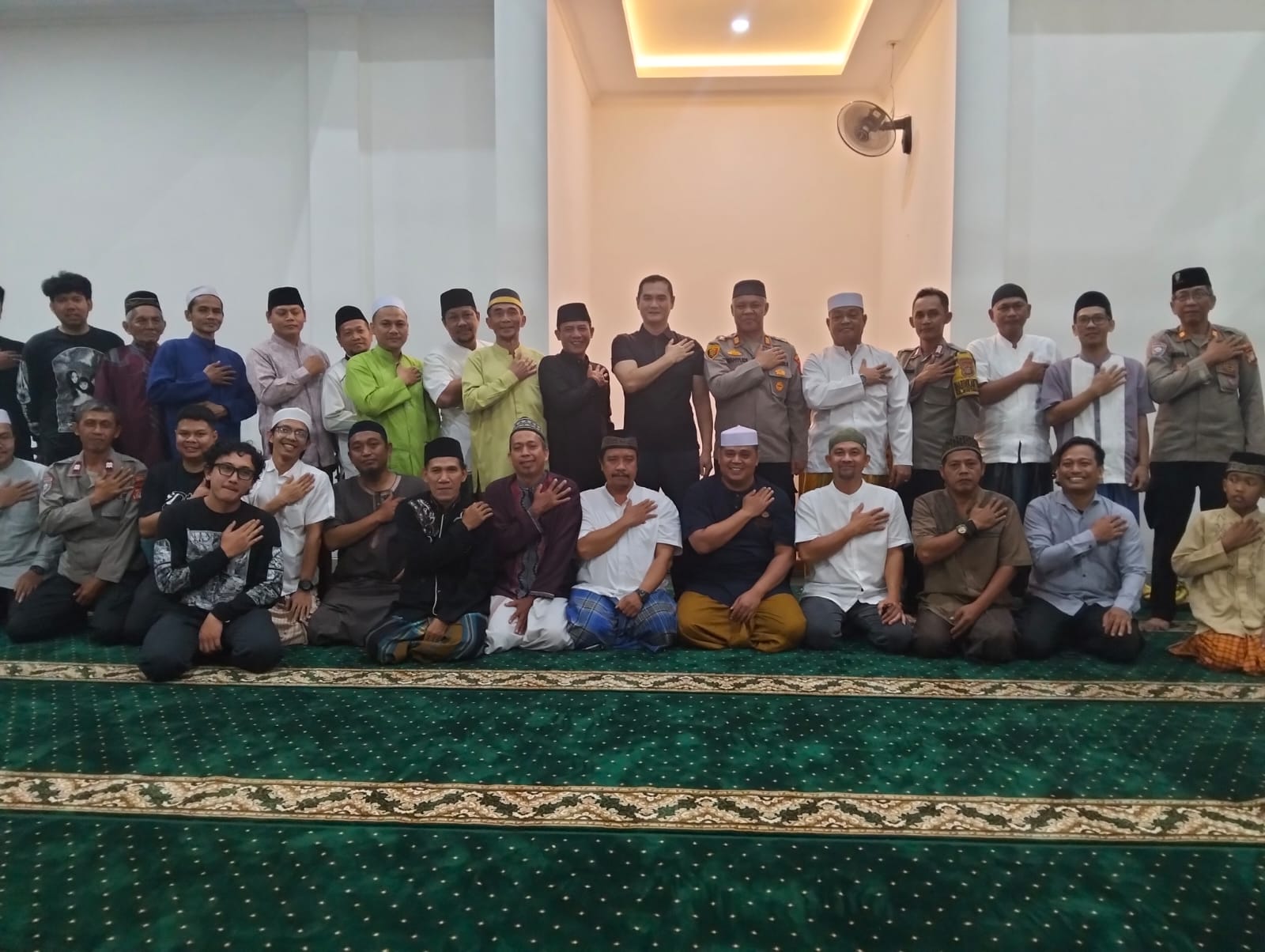 Kapolsek Bekasi Barat Gelar Jakarta On The Spot di Masjid At Taubah, Serap Aspirasi Warga dan Sampaikan Pesan Kamtibmas