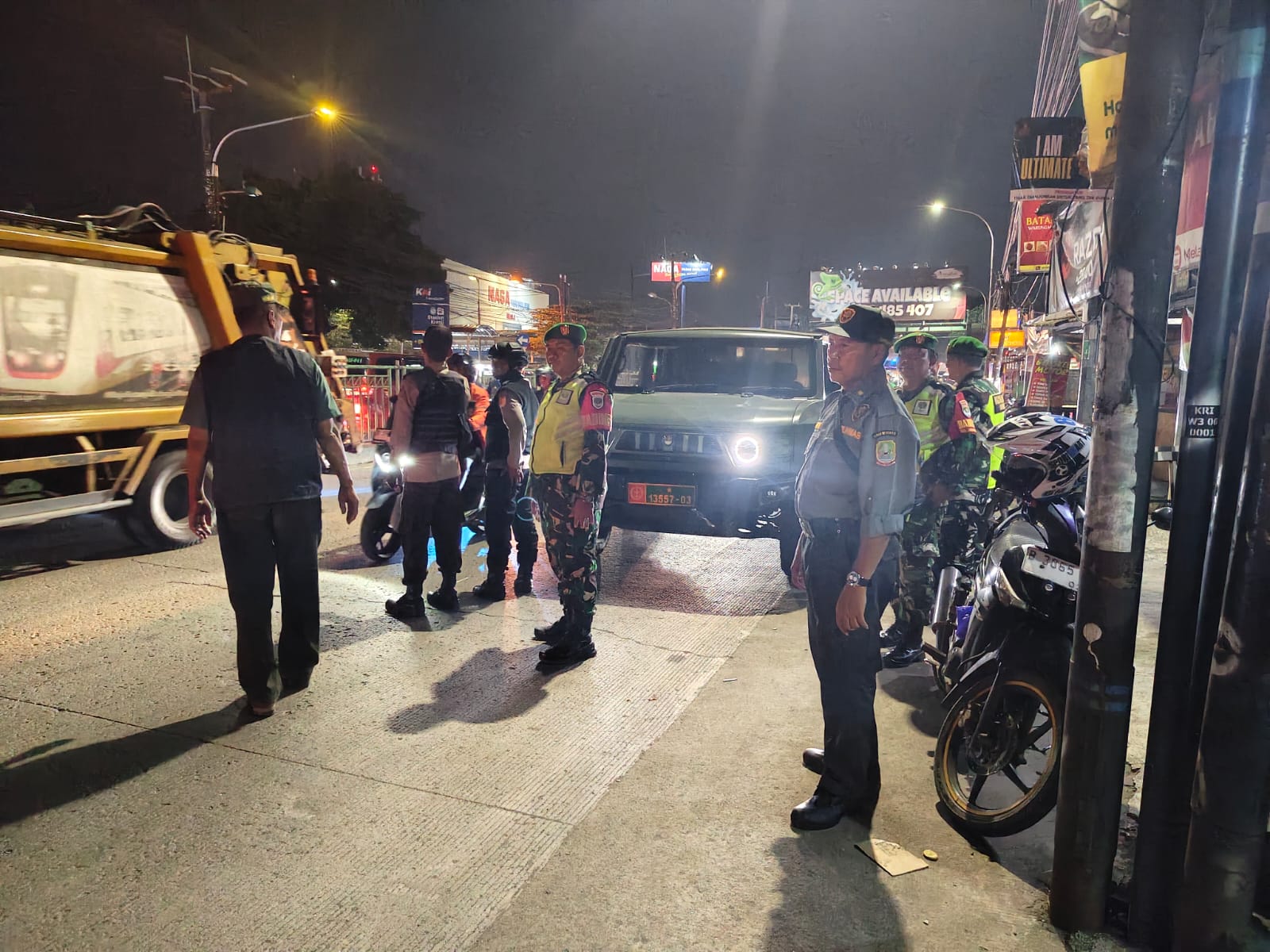 Patroli Sinergis Jaga Kamtibmas, Koramil 01/Kranji Bersama Polri dan Linmas Ciptakan Rasa Aman di Wilayah